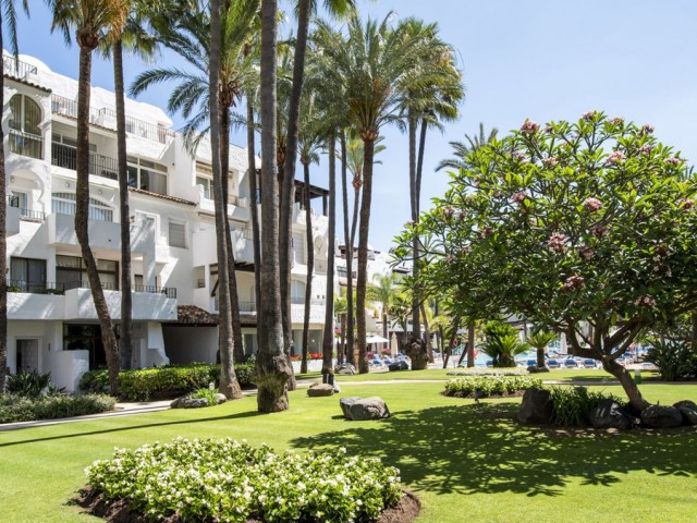 2 Bedrooms Apartment in Puerto Banús
