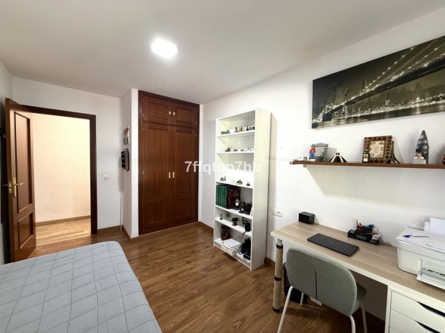 4 Bedrooms Apartment in Estepona
