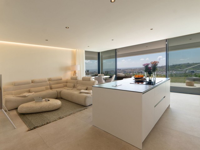 3 Bedrooms Apartment in Estepona