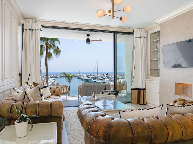 2 Bedrooms Apartment in Puerto Banús