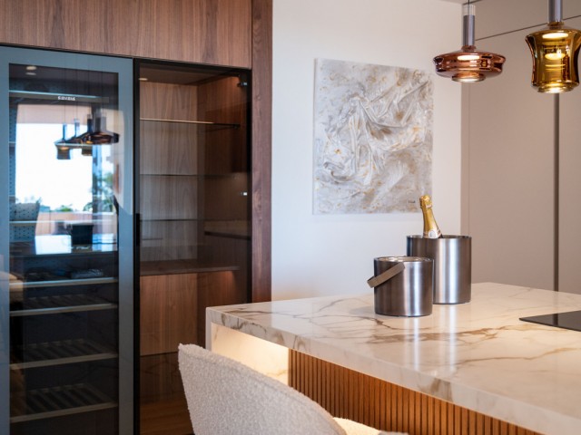 4 Schlafzimmer Apartment in Nueva Andalucía