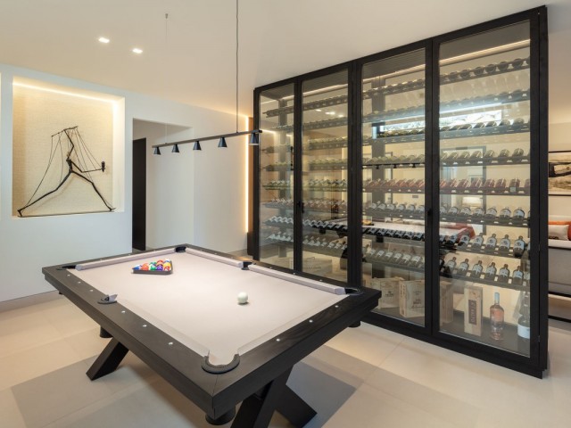 5 Bedrooms Villa in Marbella