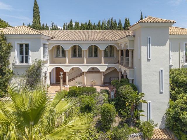 6 Soveroms Villa i Benahavís