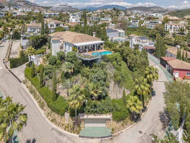 6 Soveroms Villa i Benahavís