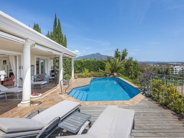 6 Soveroms Villa i Benahavís