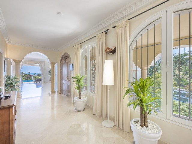 6 Soveroms Villa i Benahavís