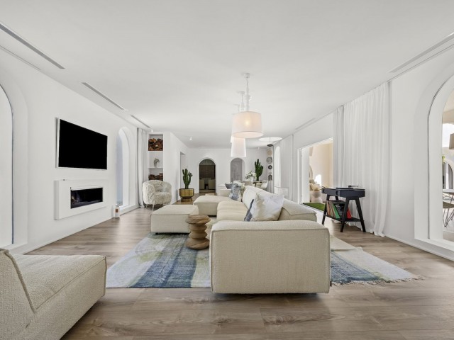 5 Bedrooms Villa in Guadalmina Alta