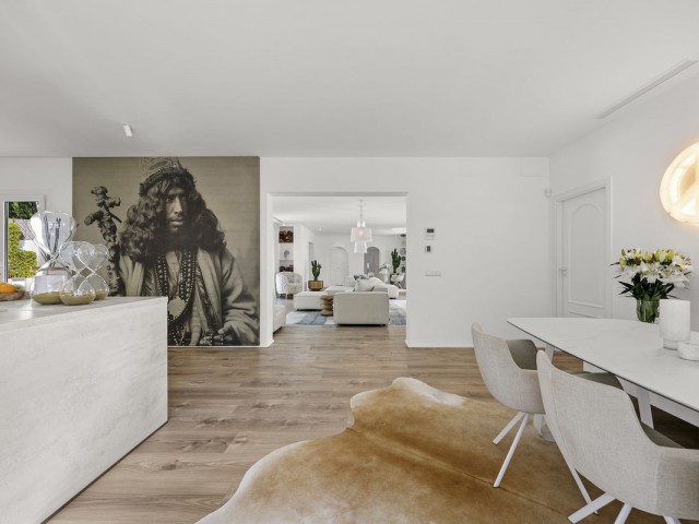5 Bedrooms Villa in Guadalmina Alta