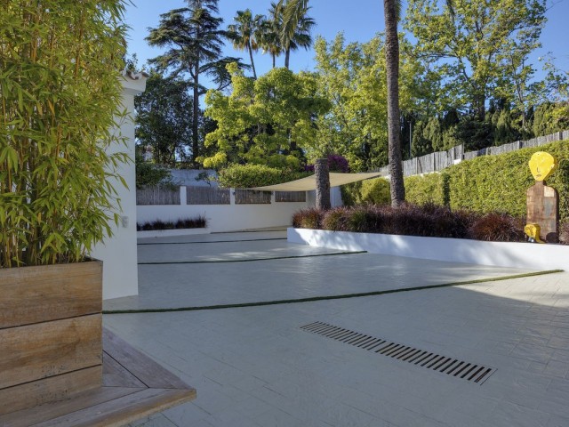 5 Bedrooms Villa in Guadalmina Alta