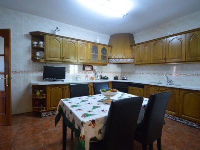 6 Bedrooms Villa in Benalmadena