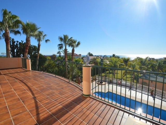 6 Bedrooms Villa in Benalmadena