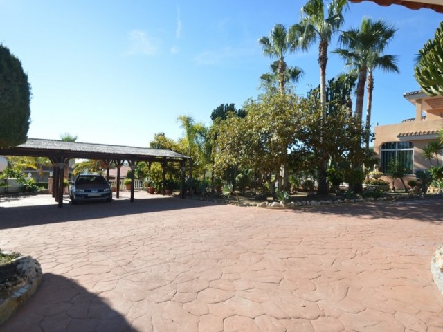 6 Bedrooms Villa in Benalmadena