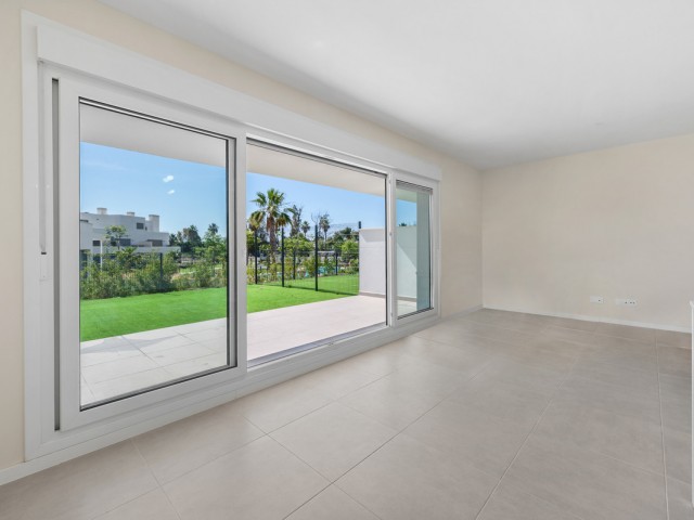 2 Bedrooms Apartment in Estepona