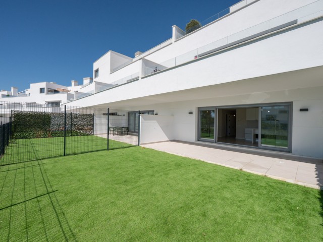 2 Bedrooms Apartment in Estepona