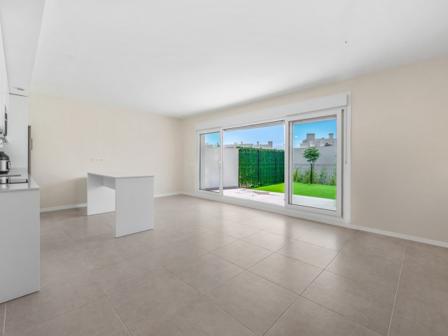 2 Bedrooms Apartment in Estepona