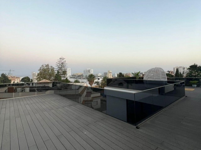 5 Bedrooms Villa in Benalmadena Costa