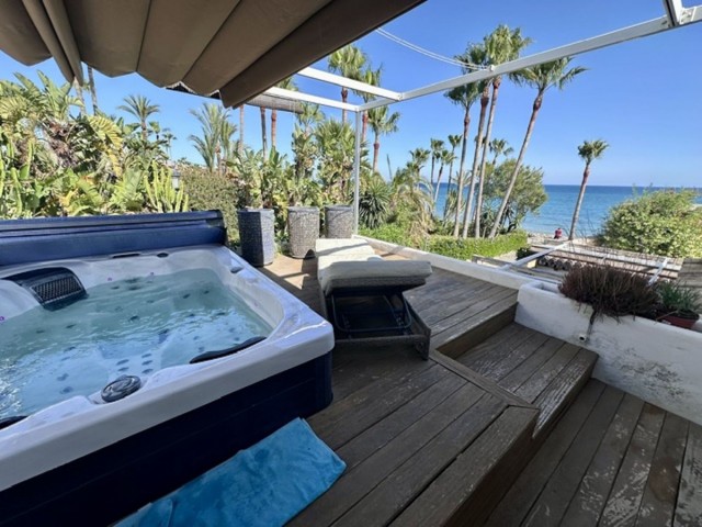 Maison mitoyenne avec 3 Chambres  à Estepona