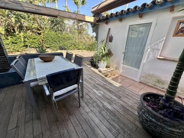 Maison mitoyenne avec 3 Chambres  à Estepona
