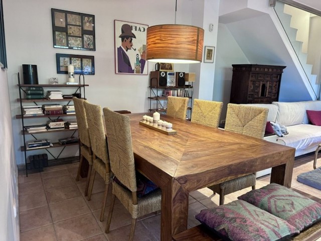 Maison mitoyenne avec 3 Chambres  à Estepona