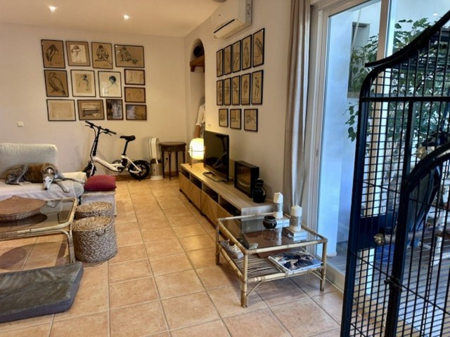 Maison mitoyenne avec 3 Chambres  à Estepona