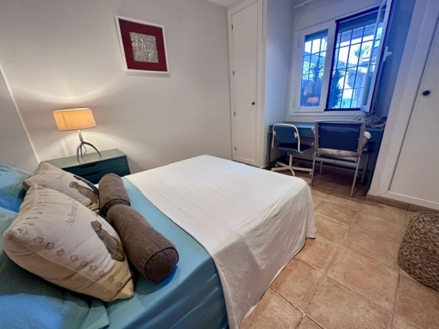 Maison mitoyenne avec 3 Chambres  à Estepona