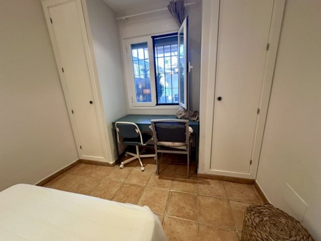Maison mitoyenne avec 3 Chambres  à Estepona
