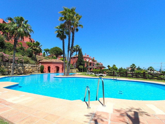 2 Bedrooms Apartment in Monte Halcones