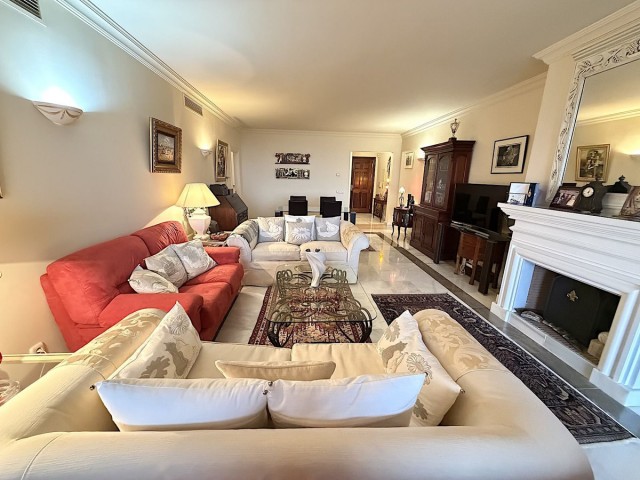 2 Bedrooms Apartment in Monte Halcones