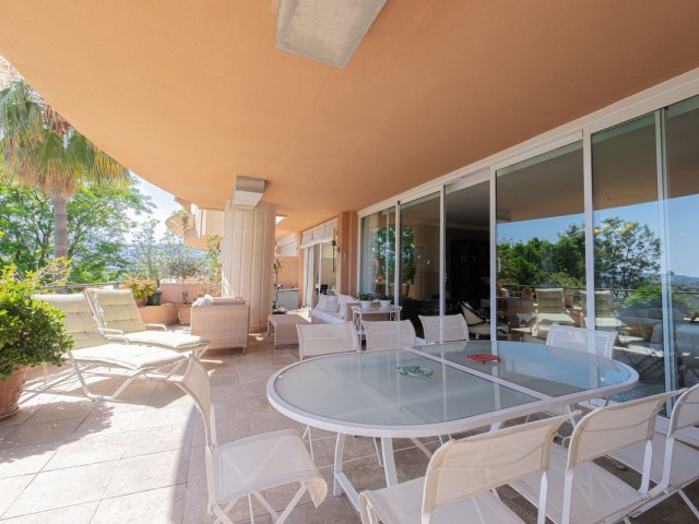 Apartamento con 3 Dormitorios  en Nueva Andalucía