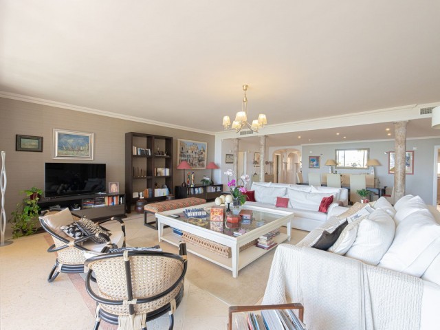 Apartamento con 3 Dormitorios  en Nueva Andalucía