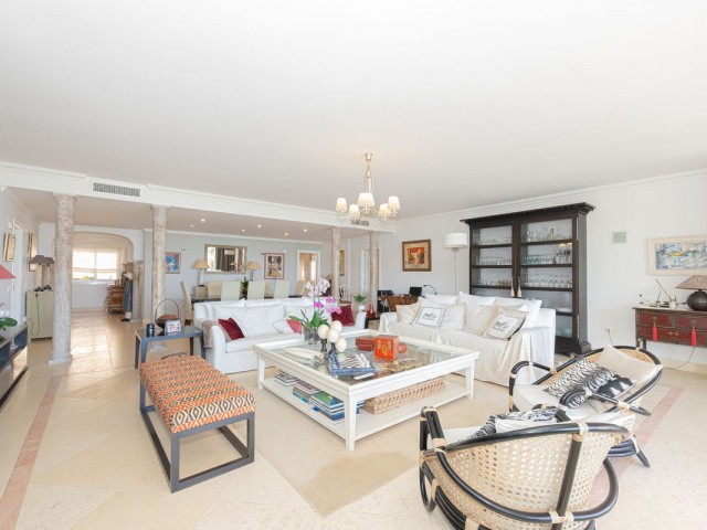 Apartamento con 3 Dormitorios  en Nueva Andalucía