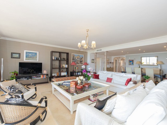 Apartamento con 3 Dormitorios  en Nueva Andalucía