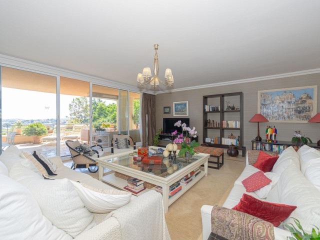 Apartamento con 3 Dormitorios  en Nueva Andalucía