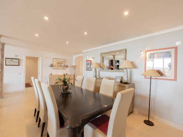 Apartamento con 3 Dormitorios  en Nueva Andalucía