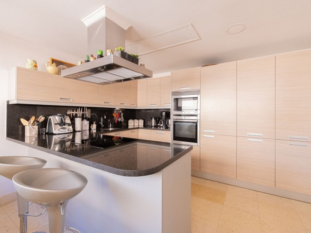 Apartamento con 3 Dormitorios  en Nueva Andalucía