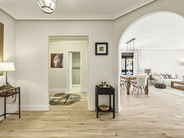 Apartamento con 3 Dormitorios  en Nueva Andalucía