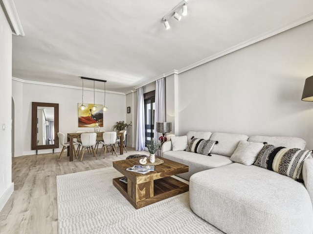 Apartamento con 3 Dormitorios  en Nueva Andalucía