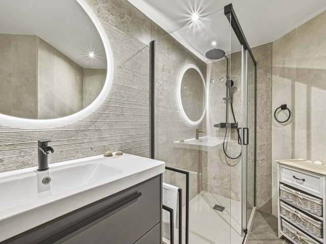 Apartamento con 3 Dormitorios  en Nueva Andalucía