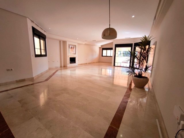 Penthouse in Puerto Banús