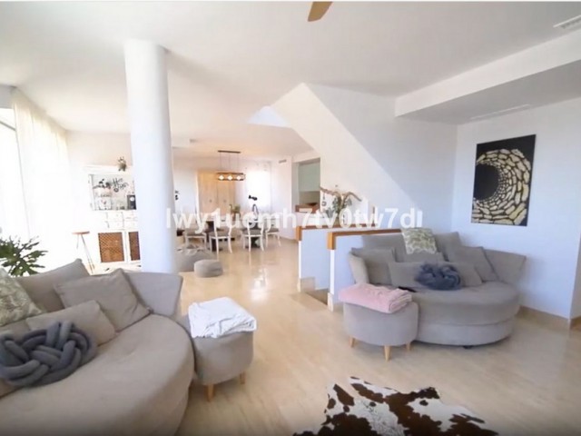 5 Bedrooms Apartment in La Cala de Mijas