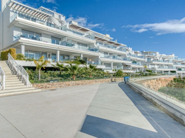 3 Bedrooms Apartment in Estepona