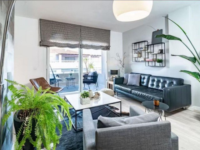 Apartamento con 3 Dormitorios  en Nueva Andalucía