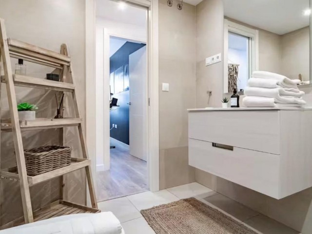 Apartamento con 3 Dormitorios  en Nueva Andalucía