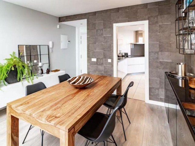 Apartamento con 3 Dormitorios  en Nueva Andalucía
