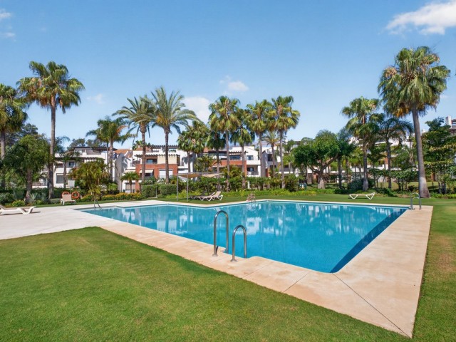 Appartement, Estepona, R5400031