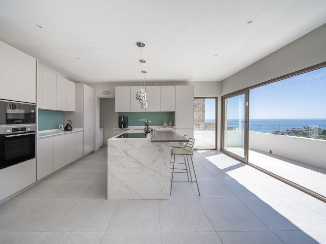 5 Bedrooms Villa in Benalmadena