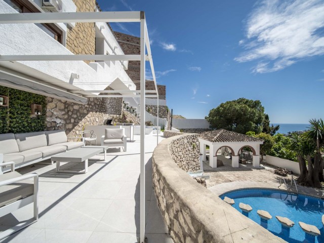 5 Bedrooms Villa in Benalmadena