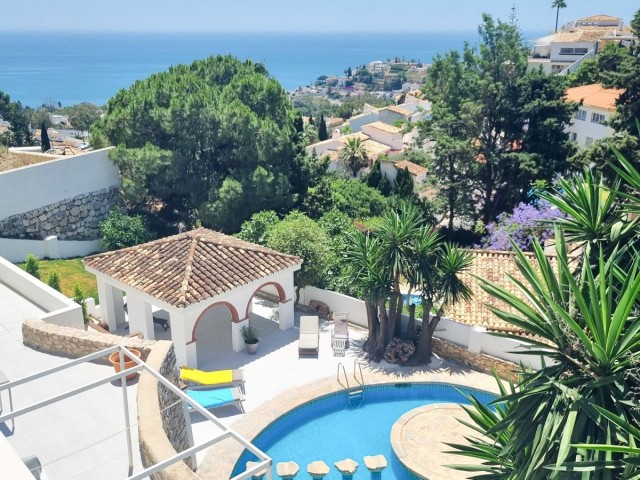 5 Bedrooms Villa in Benalmadena