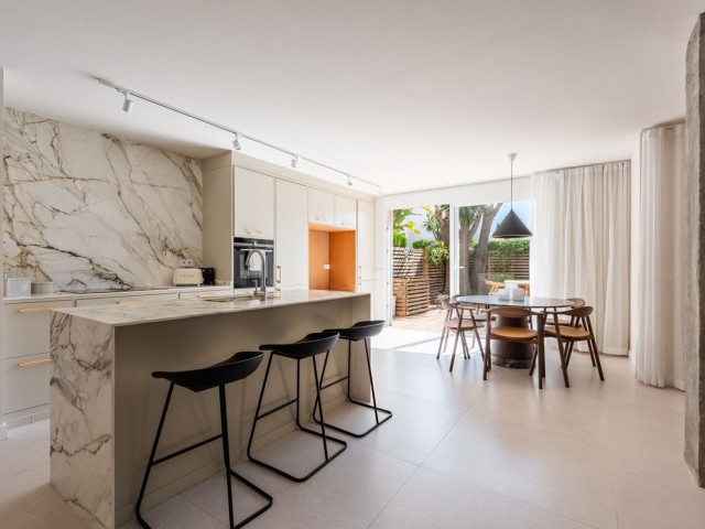 Apartamento con 3 Dormitorios  en Nueva Andalucía