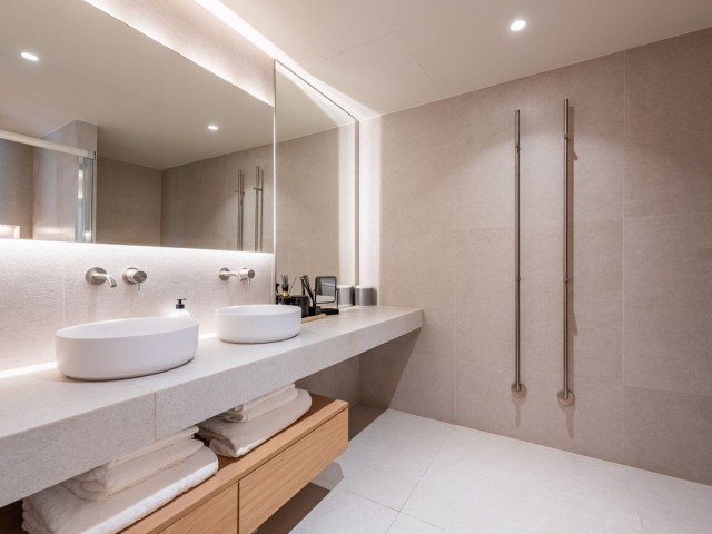 Apartamento con 3 Dormitorios  en Nueva Andalucía